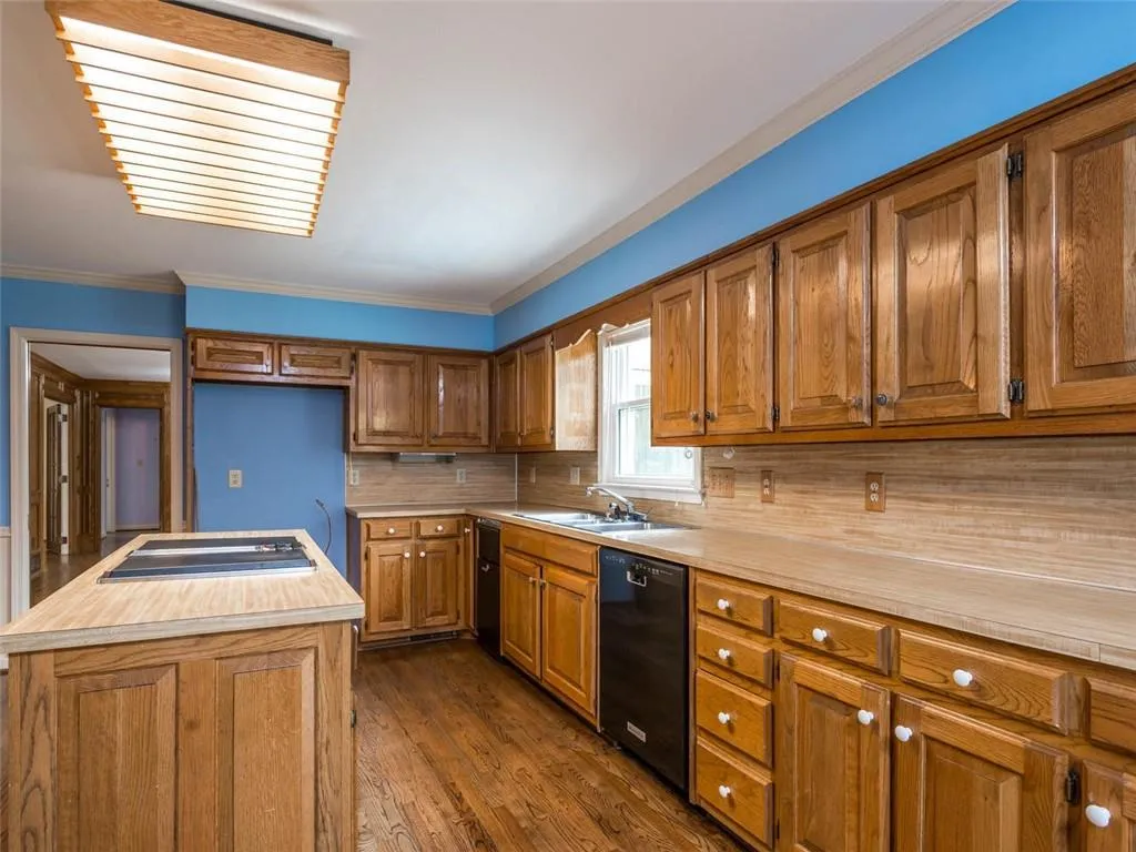 8265 Hewlett Road, Sandy Springs, Georgia 30350, 5 Bedrooms Bedrooms, ,4 BathroomsBathrooms,Residential,Sold,8265 Hewlett Road,6526217