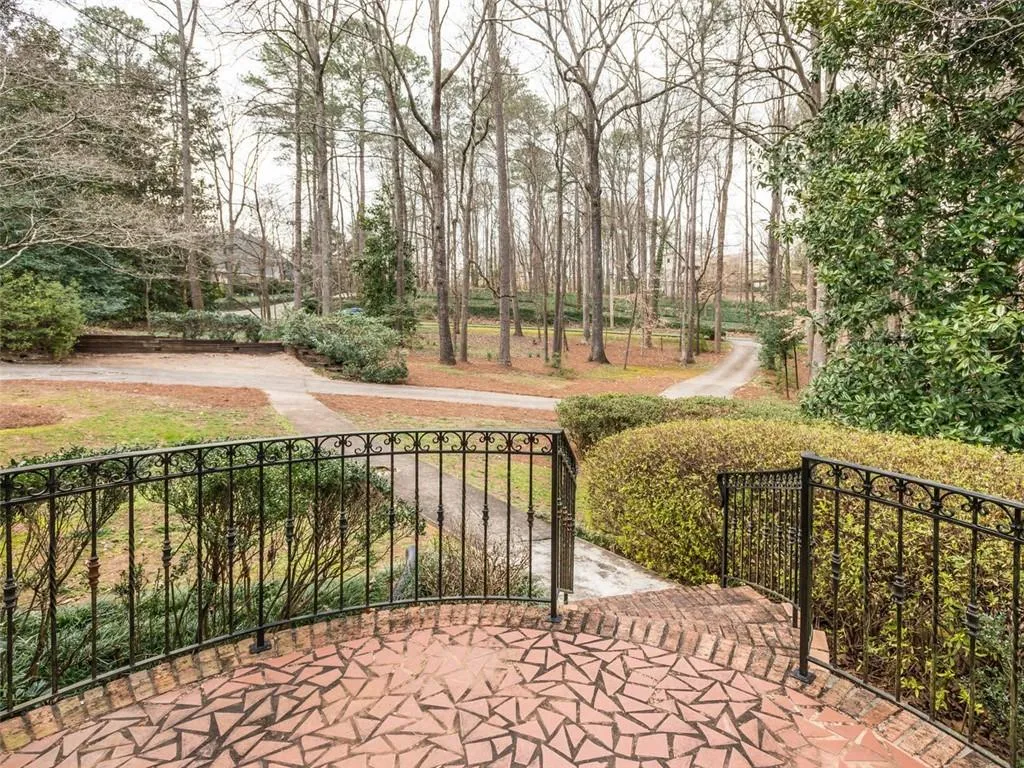 8265 Hewlett Road, Sandy Springs, Georgia 30350, 5 Bedrooms Bedrooms, ,4 BathroomsBathrooms,Residential,Sold,8265 Hewlett Road,6526217