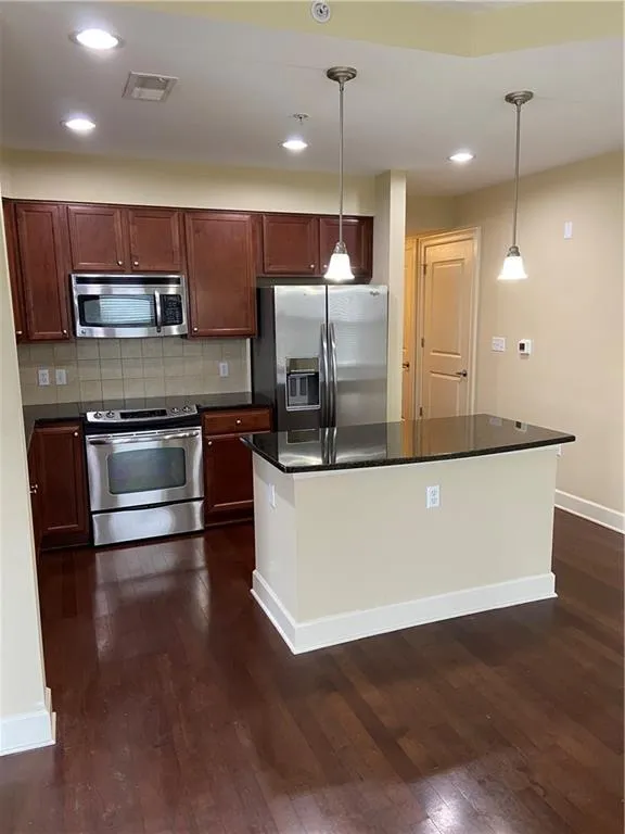 200 River Vista Drive Unit 502, Atlanta, Georgia 30339, 2 Bedrooms Bedrooms, ,2 BathroomsBathrooms,Residential,Sold,200 River Vista Drive Unit 502,6800426
