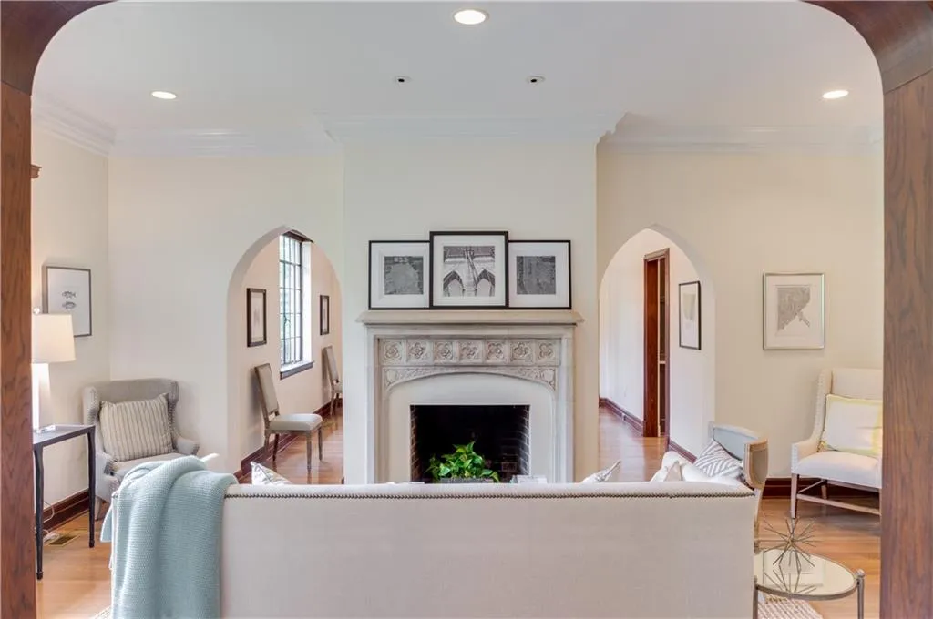 725 E Morningside Drive Ne, Atlanta, Georgia 30324, 4 Bedrooms Bedrooms, ,3 BathroomsBathrooms,Residential,Sold,725 E Morningside Drive Ne,5843450