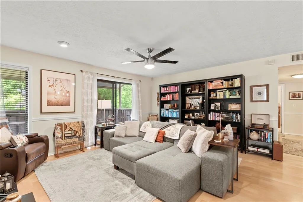 1206 Woodcliff Drive, Sandy Springs, Georgia 30350, 2 Bedrooms Bedrooms, ,2 BathroomsBathrooms,Residential,Sold,1206 Woodcliff Drive,7062040