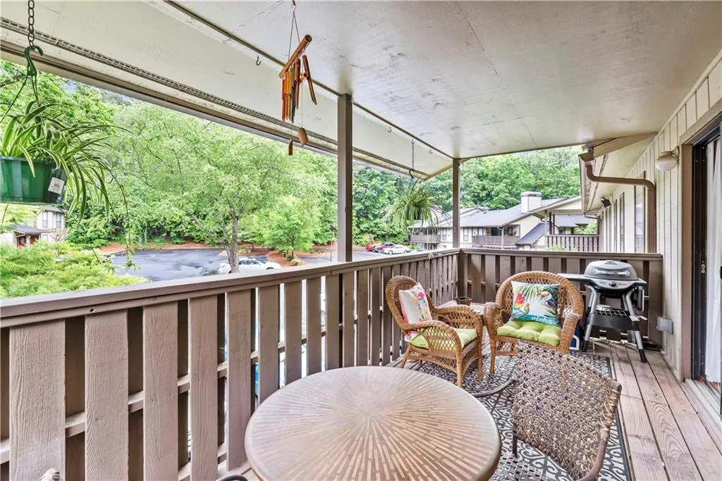 1206 Woodcliff Drive, Sandy Springs, Georgia 30350, 2 Bedrooms Bedrooms, ,2 BathroomsBathrooms,Residential,Sold,1206 Woodcliff Drive,7062040
