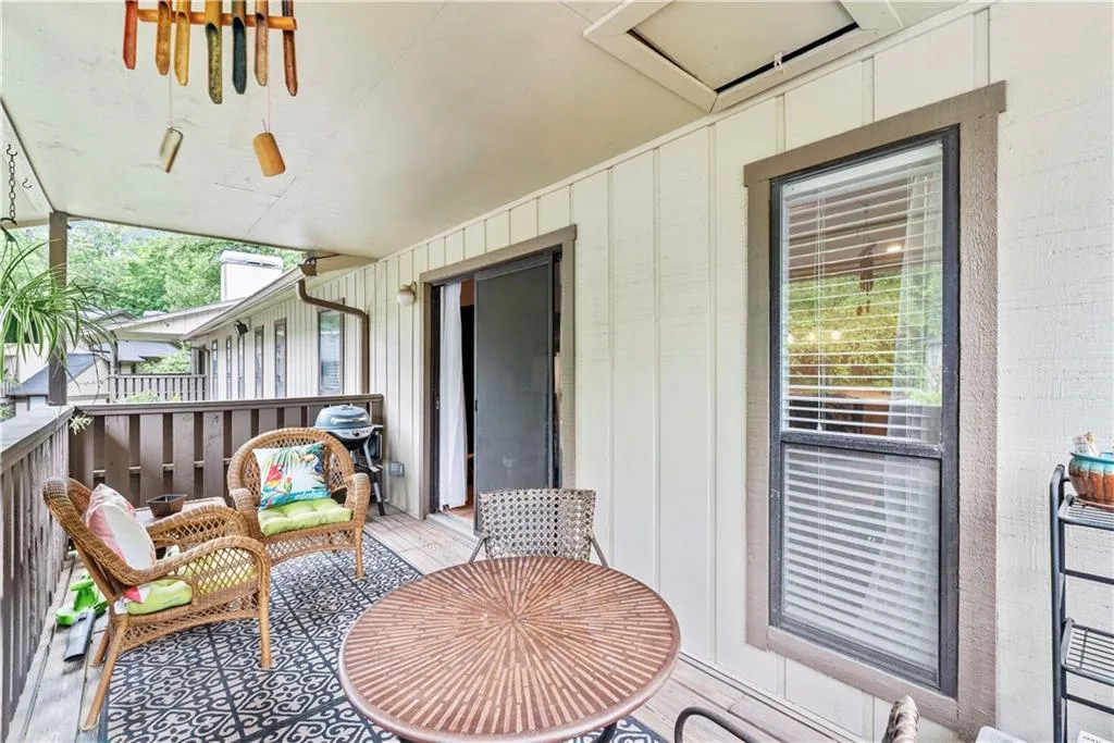 1206 Woodcliff Drive, Sandy Springs, Georgia 30350, 2 Bedrooms Bedrooms, ,2 BathroomsBathrooms,Residential,Sold,1206 Woodcliff Drive,7062040
