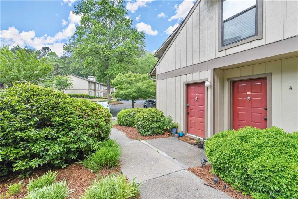 1206 Woodcliff Drive, Sandy Springs, Georgia 30350, 2 Bedrooms Bedrooms, ,2 BathroomsBathrooms,Residential,Sold,1206 Woodcliff Drive,7062040