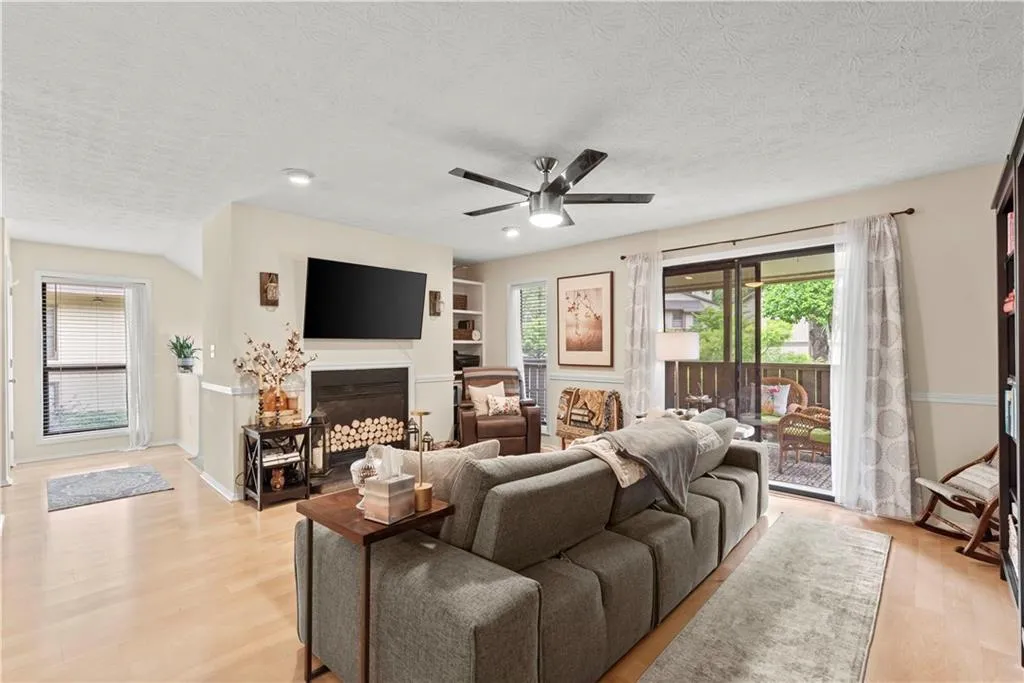 1206 Woodcliff Drive, Sandy Springs, Georgia 30350, 2 Bedrooms Bedrooms, ,2 BathroomsBathrooms,Residential,Sold,1206 Woodcliff Drive,7062040
