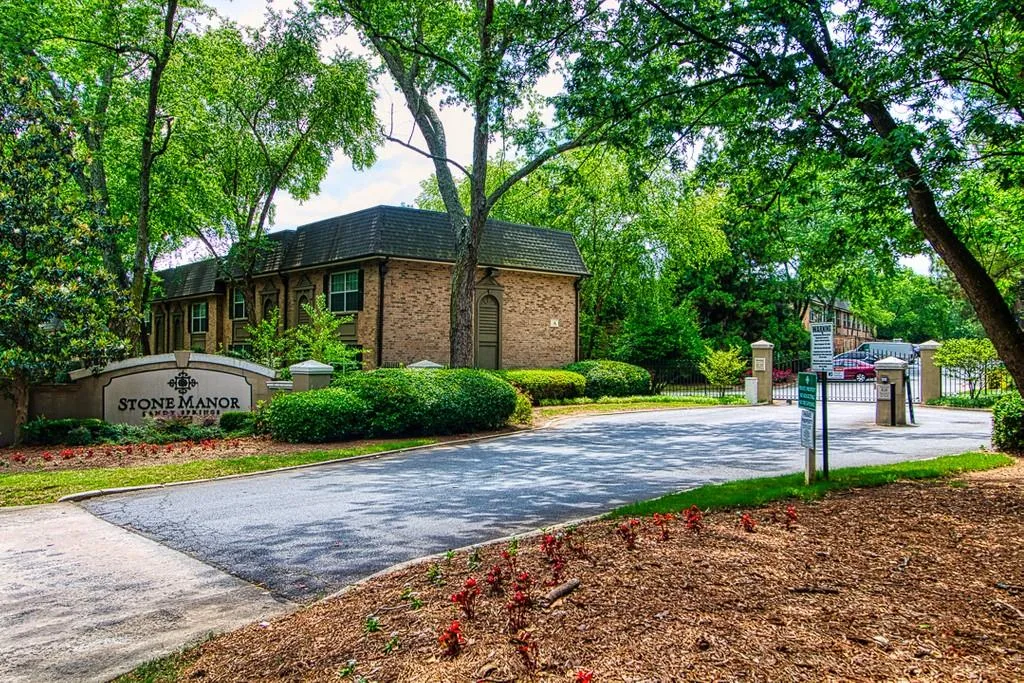 6980 Roswell Road Ne Unit E8, Atlanta, Georgia 30328, 2 Bedrooms Bedrooms, ,2 BathroomsBathrooms,Residential,Sold,6980 Roswell Road Ne Unit E8,6756989