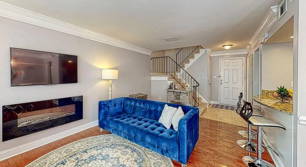 6980 Roswell Road Ne Unit E8, Atlanta, Georgia 30328, 2 Bedrooms Bedrooms, ,2 BathroomsBathrooms,Residential,Sold,6980 Roswell Road Ne Unit E8,6756989