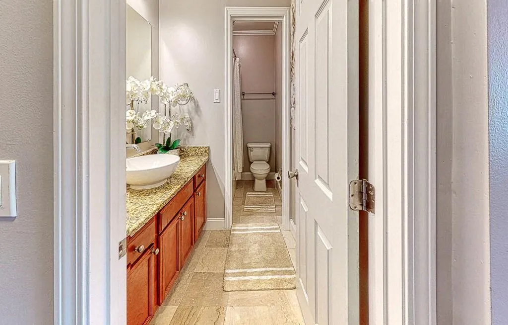 6980 Roswell Road Ne Unit E8, Atlanta, Georgia 30328, 2 Bedrooms Bedrooms, ,2 BathroomsBathrooms,Residential,Sold,6980 Roswell Road Ne Unit E8,6756989
