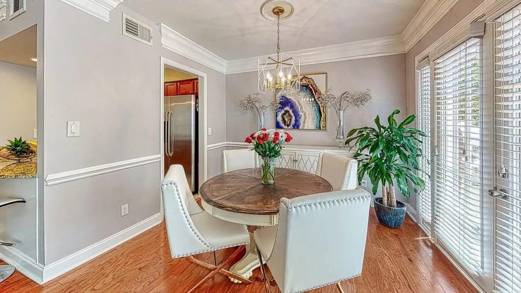 6980 Roswell Road Ne Unit E8, Atlanta, Georgia 30328, 2 Bedrooms Bedrooms, ,2 BathroomsBathrooms,Residential,Sold,6980 Roswell Road Ne Unit E8,6756989