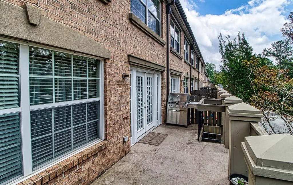 6980 Roswell Road Ne Unit E8, Atlanta, Georgia 30328, 2 Bedrooms Bedrooms, ,2 BathroomsBathrooms,Residential,Sold,6980 Roswell Road Ne Unit E8,6756989
