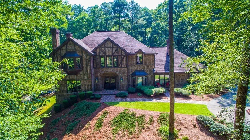 3060 Spalding Drive, Sandy Springs, Georgia 30350, 5 Bedrooms Bedrooms, ,4 BathroomsBathrooms,Residential,Sold,3060 Spalding Drive,5561487