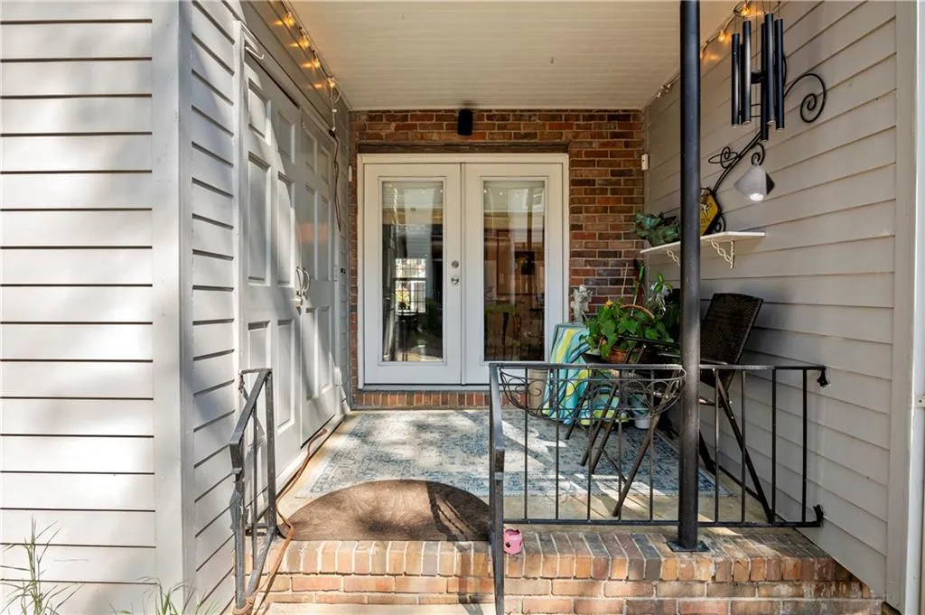 6700 Roswell Road Ne Unit 22f, Sandy Springs, Georgia 30328, 2 Bedrooms Bedrooms, ,2 BathroomsBathrooms,Residential,Sold,6700 Roswell Road Ne Unit 22f,6716106