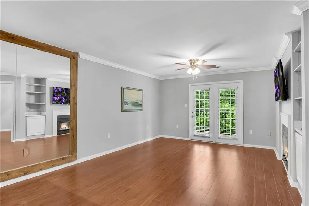 3655 Habersham Road Ne Unit 244b, Atlanta, Georgia 30305, 1 Bedroom Bedrooms, ,1 BathroomBathrooms,Residential,For Sale,3655 Habersham Road Ne Unit 244b,7574741