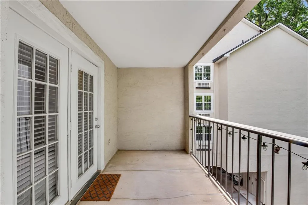 3655 Habersham Road Ne Unit 244b, Atlanta, Georgia 30305, 1 Bedroom Bedrooms, ,1 BathroomBathrooms,Residential,For Sale,3655 Habersham Road Ne Unit 244b,7574741