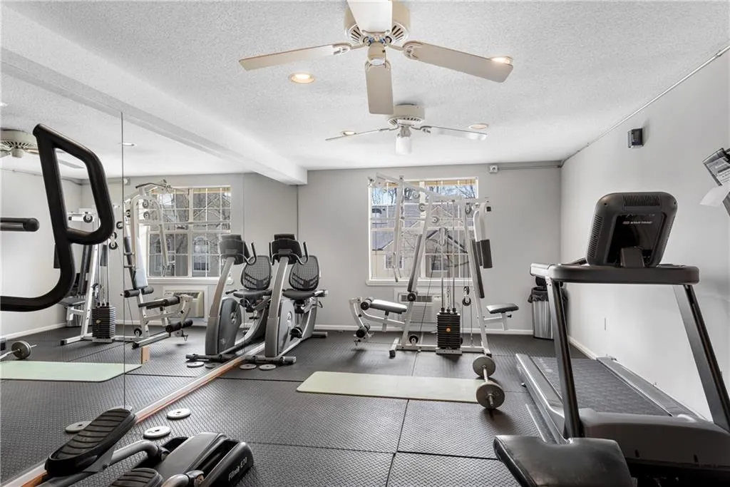 3655 Habersham Road Ne Unit 244b, Atlanta, Georgia 30305, 1 Bedroom Bedrooms, ,1 BathroomBathrooms,Residential,For Sale,3655 Habersham Road Ne Unit 244b,7574741