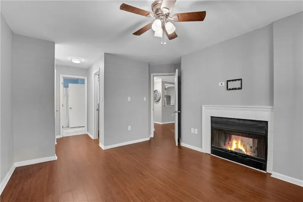 3655 Habersham Road Ne Unit 244b, Atlanta, Georgia 30305, 1 Bedroom Bedrooms, ,1 BathroomBathrooms,Residential,For Sale,3655 Habersham Road Ne Unit 244b,7574741