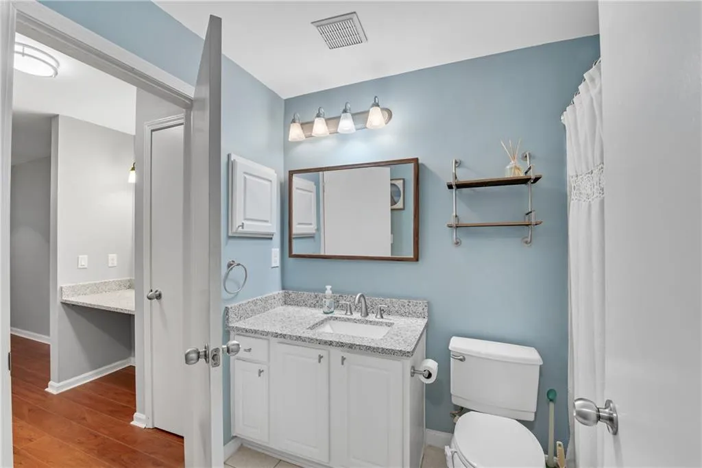 3655 Habersham Road Ne Unit 244b, Atlanta, Georgia 30305, 1 Bedroom Bedrooms, ,1 BathroomBathrooms,Residential,For Sale,3655 Habersham Road Ne Unit 244b,7574741