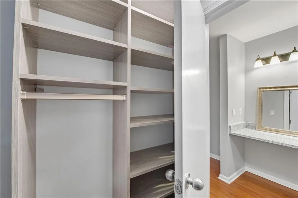 3655 Habersham Road Ne Unit 244b, Atlanta, Georgia 30305, 1 Bedroom Bedrooms, ,1 BathroomBathrooms,Residential,For Sale,3655 Habersham Road Ne Unit 244b,7574741