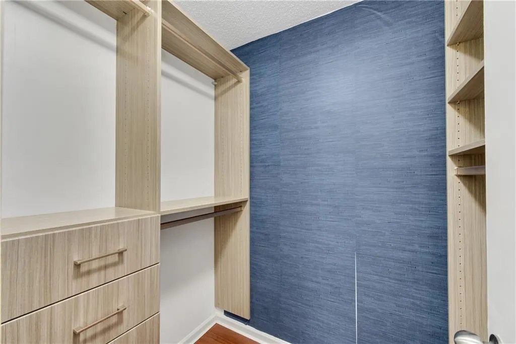3655 Habersham Road Ne Unit 244b, Atlanta, Georgia 30305, 1 Bedroom Bedrooms, ,1 BathroomBathrooms,Residential,For Sale,3655 Habersham Road Ne Unit 244b,7574741