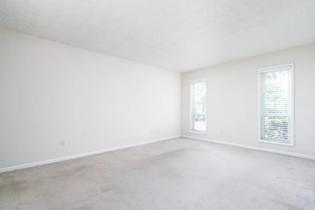 5155 Roswell Road Unit 3, Sandy Springs, Georgia 30342, 1 Bedroom Bedrooms, ,1 BathroomBathrooms,Residential,Sold,5155 Roswell Road Unit 3,6009868