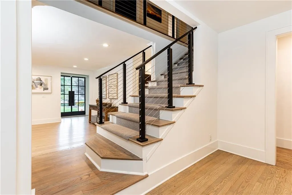 660 Old Ivy Road Ne, Atlanta, Georgia 30342, 4 Bedrooms Bedrooms, ,3 BathroomsBathrooms,Residential,For Sale,660 Old Ivy Road Ne,7659174