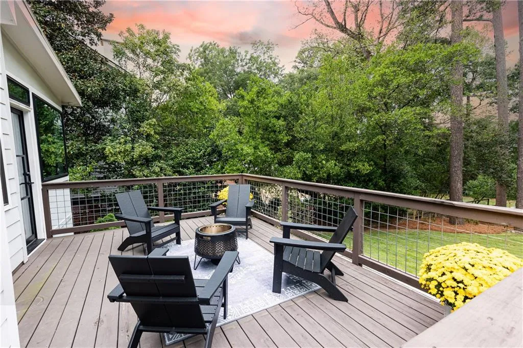 660 Old Ivy Road Ne, Atlanta, Georgia 30342, 4 Bedrooms Bedrooms, ,3 BathroomsBathrooms,Residential,For Sale,660 Old Ivy Road Ne,7659174