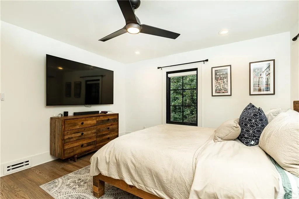 660 Old Ivy Road Ne, Atlanta, Georgia 30342, 4 Bedrooms Bedrooms, ,3 BathroomsBathrooms,Residential,For Sale,660 Old Ivy Road Ne,7659174