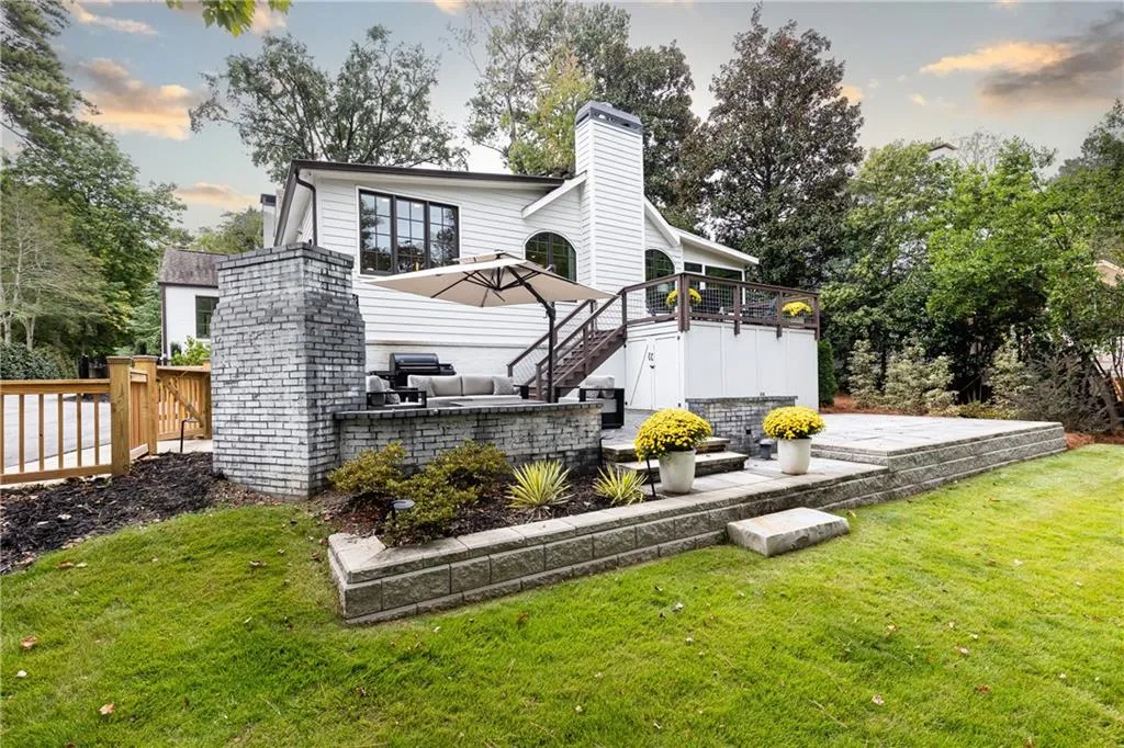 660 Old Ivy Road Ne, Atlanta, Georgia 30342, 4 Bedrooms Bedrooms, ,3 BathroomsBathrooms,Residential,For Sale,660 Old Ivy Road Ne,7659174