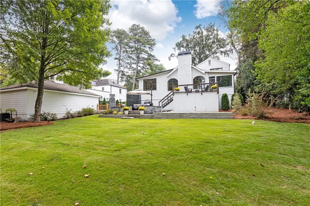 660 Old Ivy Road Ne, Atlanta, Georgia 30342, 4 Bedrooms Bedrooms, ,3 BathroomsBathrooms,Residential,For Sale,660 Old Ivy Road Ne,7659174