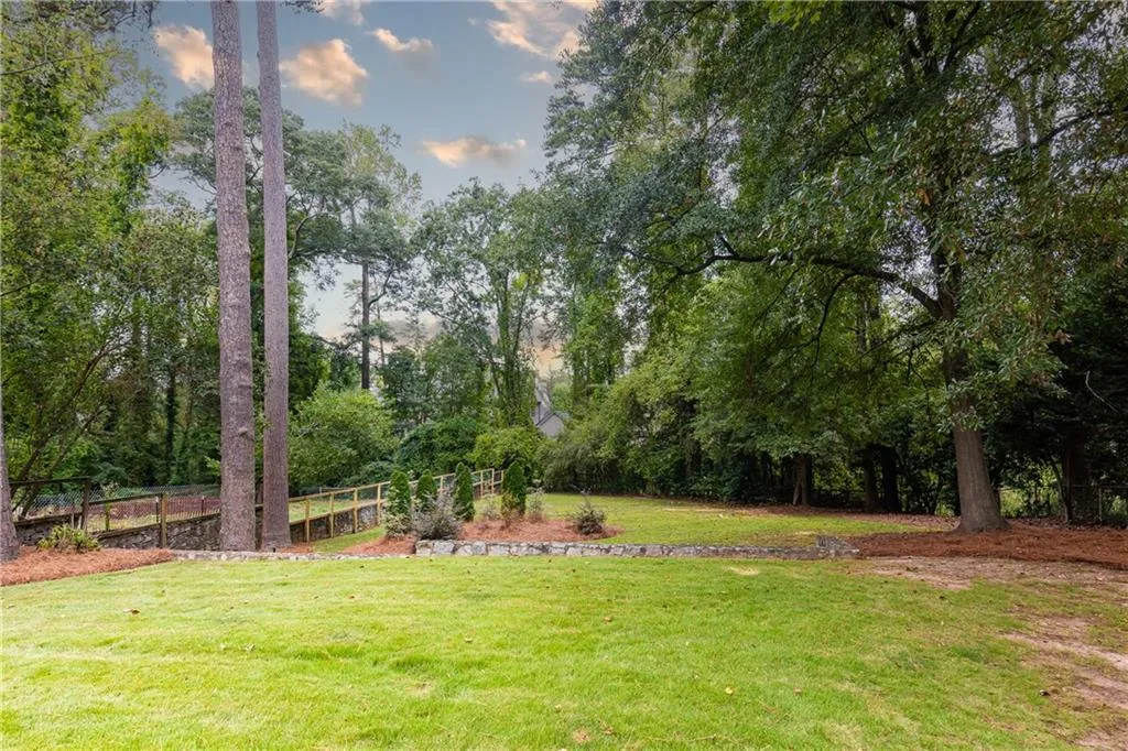 660 Old Ivy Road Ne, Atlanta, Georgia 30342, 4 Bedrooms Bedrooms, ,3 BathroomsBathrooms,Residential,For Sale,660 Old Ivy Road Ne,7659174