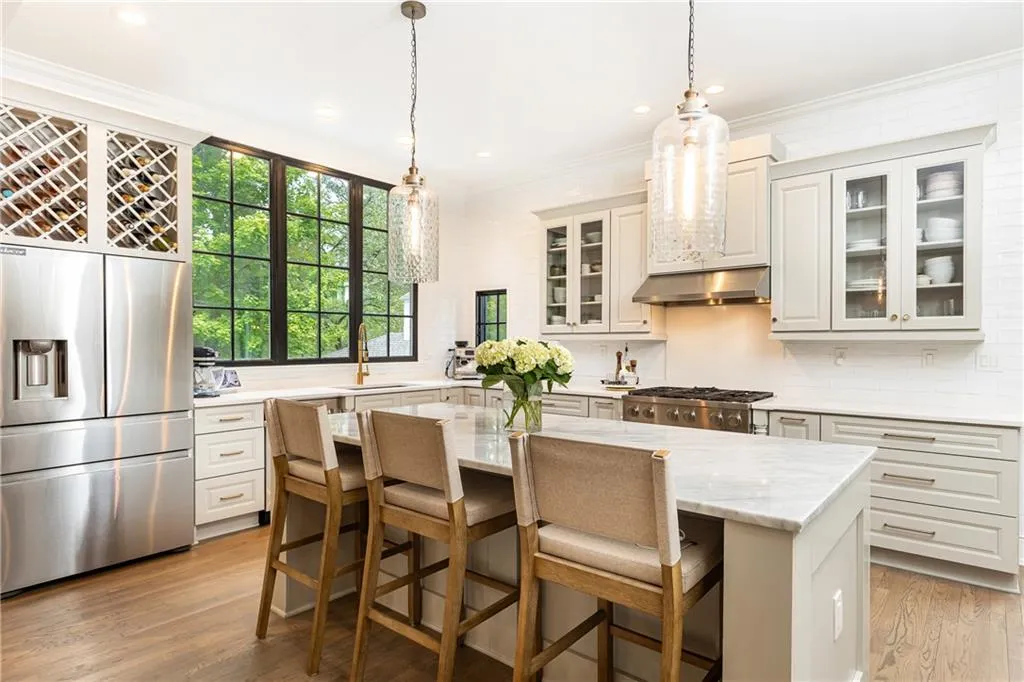 660 Old Ivy Road Ne, Atlanta, Georgia 30342, 4 Bedrooms Bedrooms, ,3 BathroomsBathrooms,Residential,For Sale,660 Old Ivy Road Ne,7659174