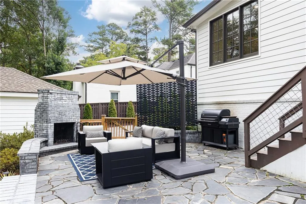 660 Old Ivy Road Ne, Atlanta, Georgia 30342, 4 Bedrooms Bedrooms, ,3 BathroomsBathrooms,Residential,For Sale,660 Old Ivy Road Ne,7659174