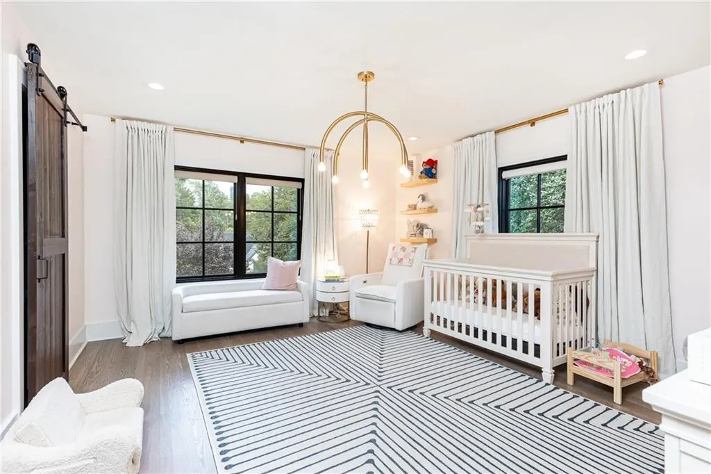 660 Old Ivy Road Ne, Atlanta, Georgia 30342, 4 Bedrooms Bedrooms, ,3 BathroomsBathrooms,Residential,For Sale,660 Old Ivy Road Ne,7659174