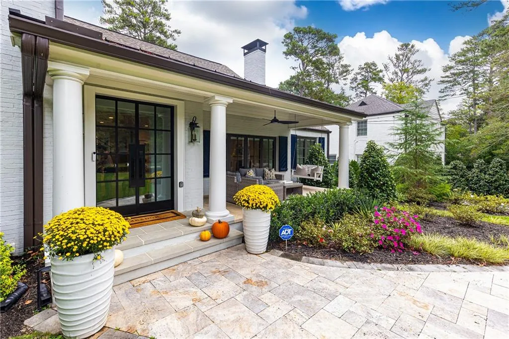660 Old Ivy Road Ne, Atlanta, Georgia 30342, 4 Bedrooms Bedrooms, ,3 BathroomsBathrooms,Residential,For Sale,660 Old Ivy Road Ne,7659174