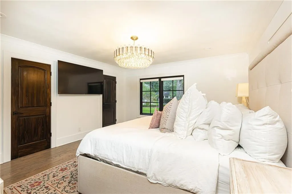 660 Old Ivy Road Ne, Atlanta, Georgia 30342, 4 Bedrooms Bedrooms, ,3 BathroomsBathrooms,Residential,For Sale,660 Old Ivy Road Ne,7659174