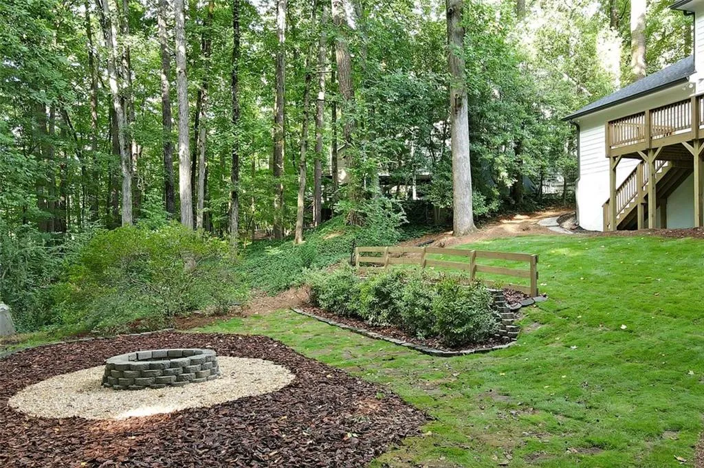 6050 Blackwater Trail, Atlanta, Georgia 30328, 5 Bedrooms Bedrooms, ,4 BathroomsBathrooms,Residential,Sold,6050 Blackwater Trail,7429118