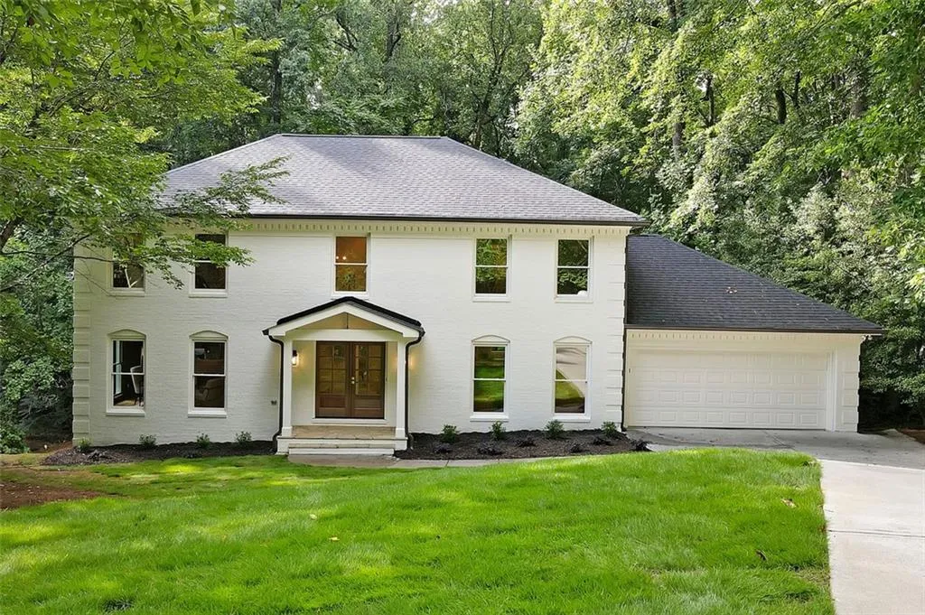6050 Blackwater Trail, Atlanta, Georgia 30328, 5 Bedrooms Bedrooms, ,4 BathroomsBathrooms,Residential,Sold,6050 Blackwater Trail,7429118
