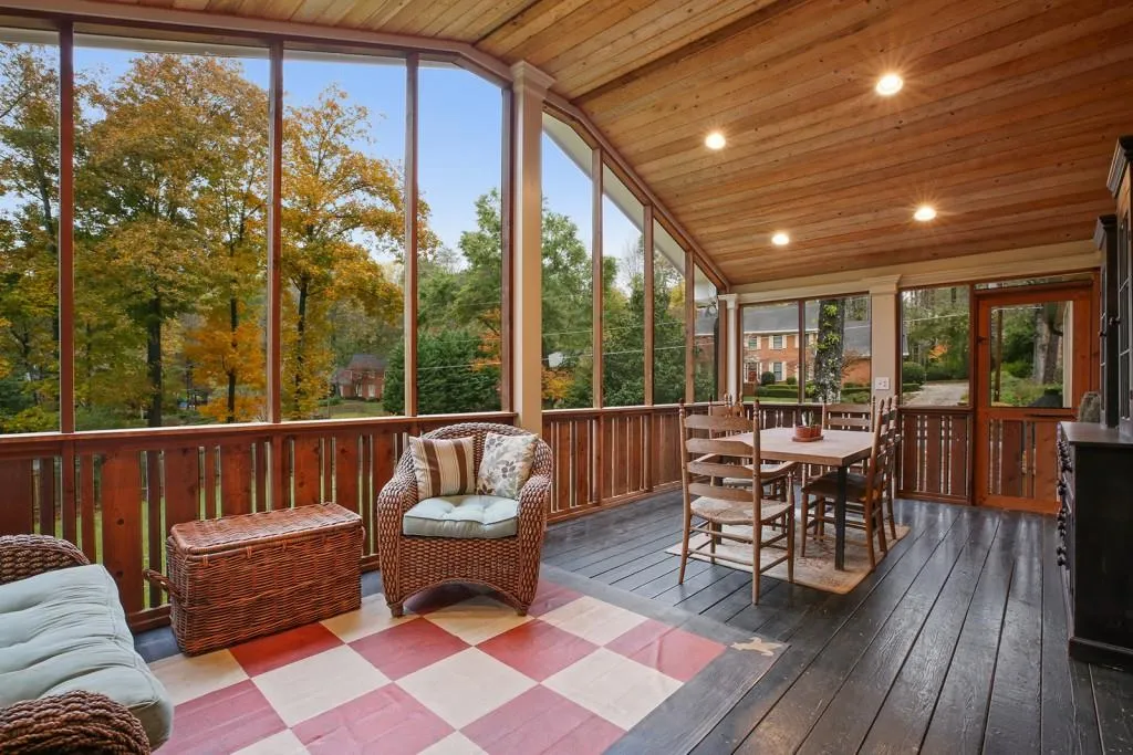 7000 Wycombe Road, Sandy Springs, Georgia 30328, 5 Bedrooms Bedrooms, ,3 BathroomsBathrooms,Residential,Sold,7000 Wycombe Road,6101516