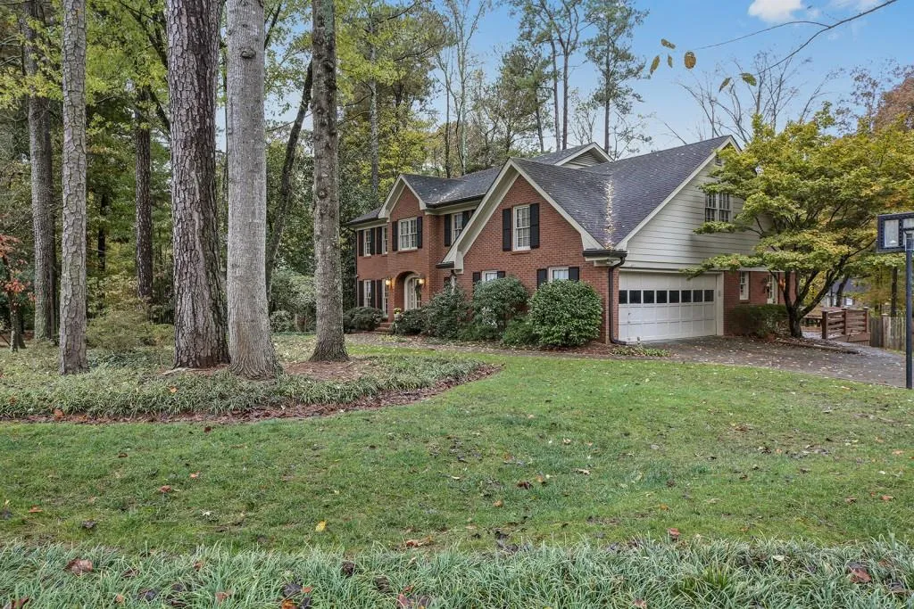 7000 Wycombe Road, Sandy Springs, Georgia 30328, 5 Bedrooms Bedrooms, ,3 BathroomsBathrooms,Residential,Sold,7000 Wycombe Road,6101516