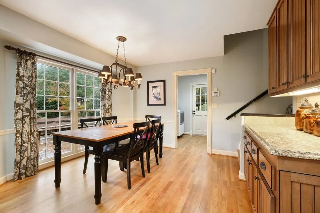 7000 Wycombe Road, Sandy Springs, Georgia 30328, 5 Bedrooms Bedrooms, ,3 BathroomsBathrooms,Residential,Sold,7000 Wycombe Road,6101516