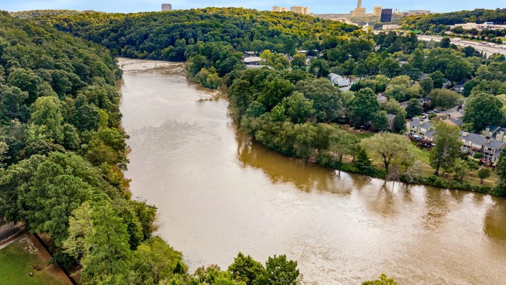 Situated on 33 acres nestled along the Chattahoochee River, One River Place is a one of a kind community in the heart of Atlanta.