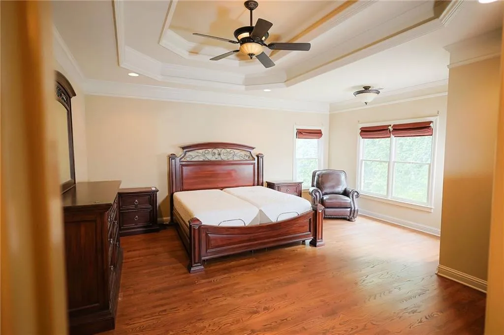6277 Mount Vernon Oaks Drive, Atlanta, Georgia 30328, 5 Bedrooms Bedrooms, ,3 BathroomsBathrooms,Residential,For Sale,6277 Mount Vernon Oaks Drive,7578826
