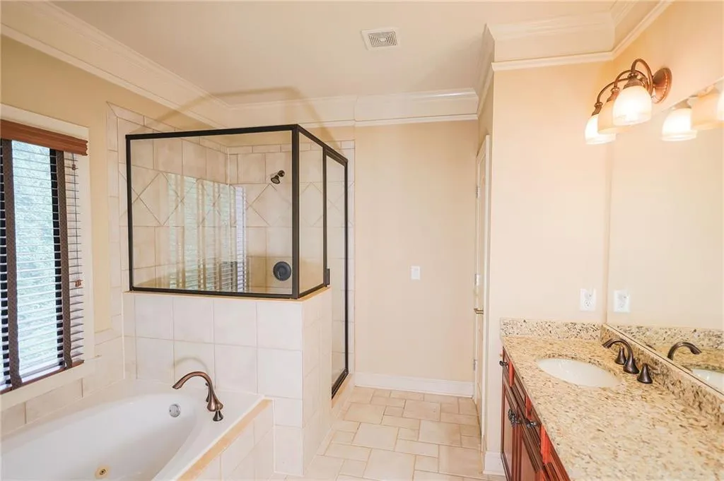 6277 Mount Vernon Oaks Drive, Atlanta, Georgia 30328, 5 Bedrooms Bedrooms, ,3 BathroomsBathrooms,Residential,Sold,6277 Mount Vernon Oaks Drive,7578826