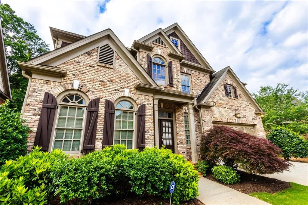 6277 Mount Vernon Oaks Drive, Atlanta, Georgia 30328, 5 Bedrooms Bedrooms, ,3 BathroomsBathrooms,Residential,For Sale,6277 Mount Vernon Oaks Drive,7578826