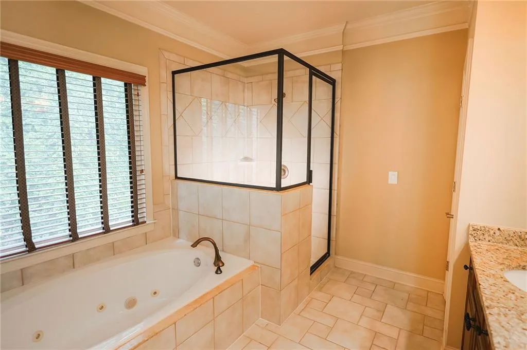 6277 Mount Vernon Oaks Drive, Atlanta, Georgia 30328, 5 Bedrooms Bedrooms, ,3 BathroomsBathrooms,Residential,Sold,6277 Mount Vernon Oaks Drive,7578826