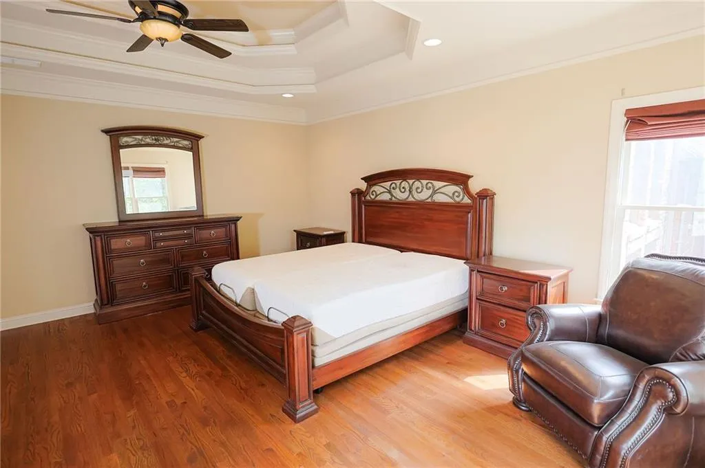 6277 Mount Vernon Oaks Drive, Atlanta, Georgia 30328, 5 Bedrooms Bedrooms, ,3 BathroomsBathrooms,Residential,For Sale,6277 Mount Vernon Oaks Drive,7578826