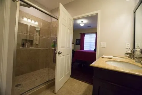5559 Glenridge Drive Unit 2407, Sandy Springs, Georgia 30342, 2 Bedrooms Bedrooms, ,2 BathroomsBathrooms,Residential,Sold,5559 Glenridge Drive Unit 2407,5650620