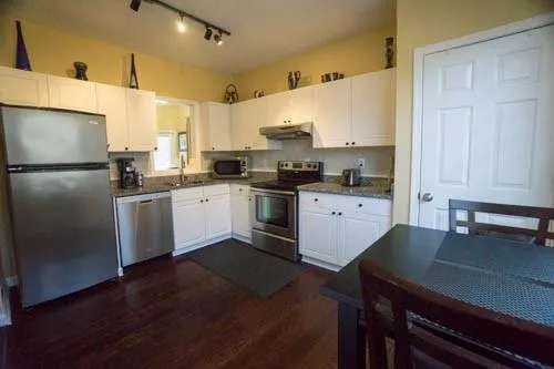 5559 Glenridge Drive Unit 2407, Sandy Springs, Georgia 30342, 2 Bedrooms Bedrooms, ,2 BathroomsBathrooms,Residential,Sold,5559 Glenridge Drive Unit 2407,5650620