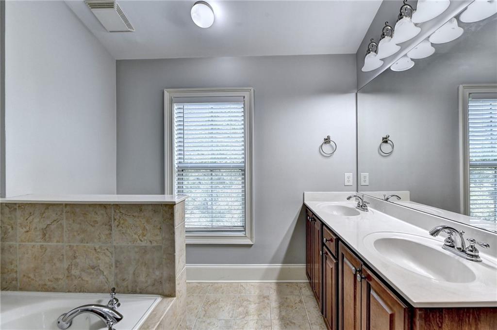 6448 Chariot Street, Atlanta, Georgia 30328, 3 Bedrooms Bedrooms, ,2 BathroomsBathrooms,Residential,Sold,6448 Chariot Street,7265940