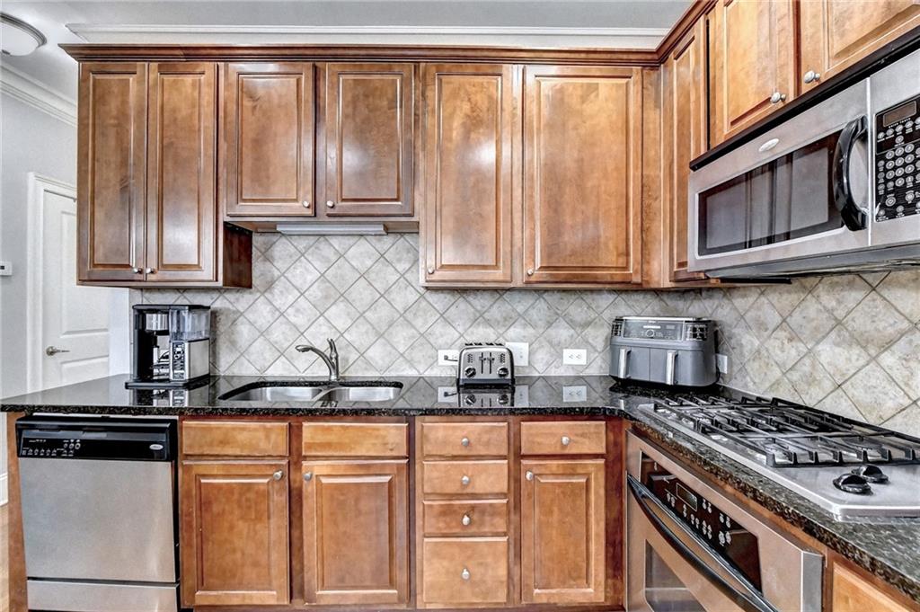 6448 Chariot Street, Atlanta, Georgia 30328, 3 Bedrooms Bedrooms, ,2 BathroomsBathrooms,Residential,Sold,6448 Chariot Street,7265940